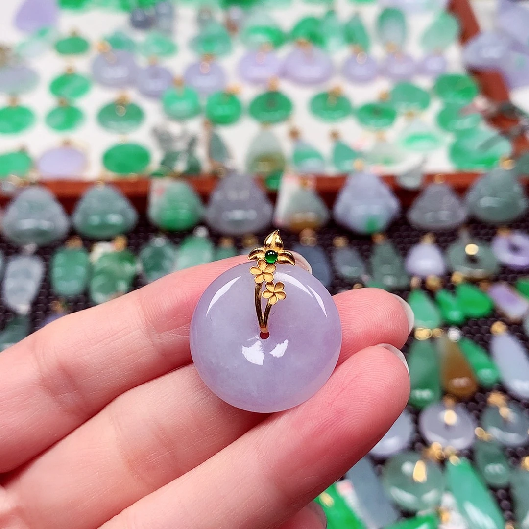 翡翠18K金镶嵌颈饰