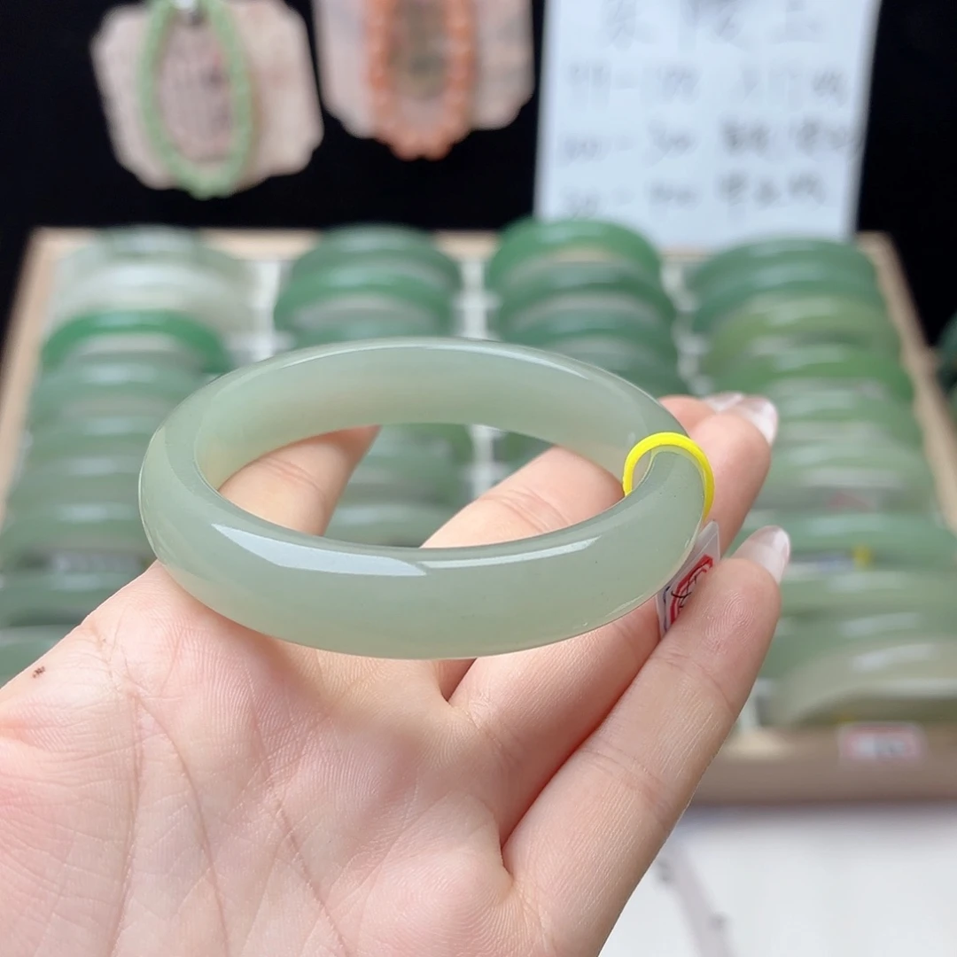 石英质玉手镯未镶嵌5657