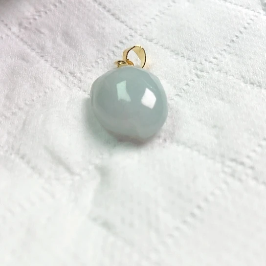 翡翠颈饰未镶嵌寒**影吊坠