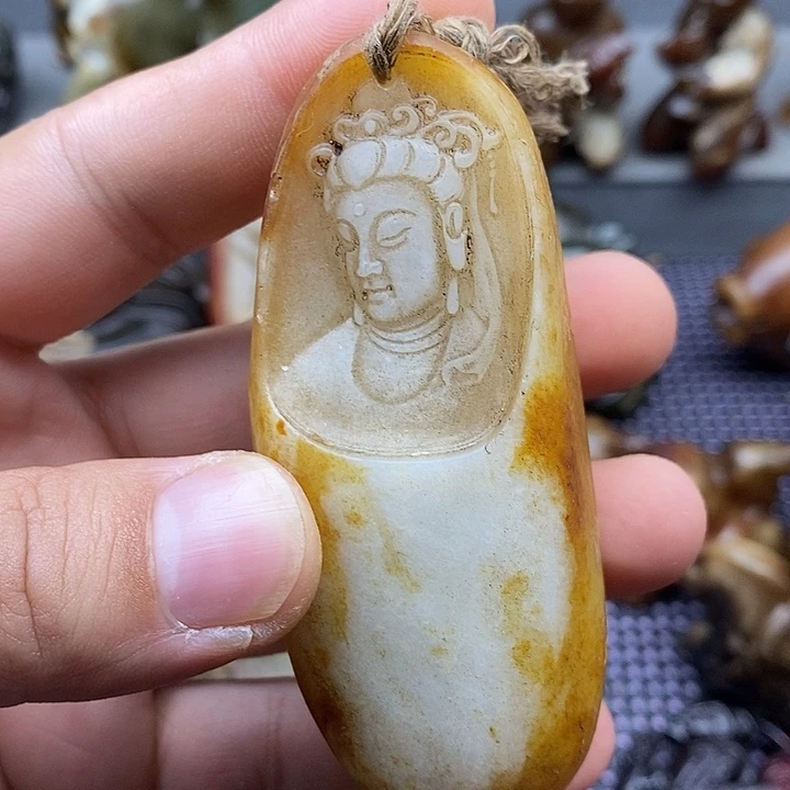 未镶嵌蛇纹石玉颈饰