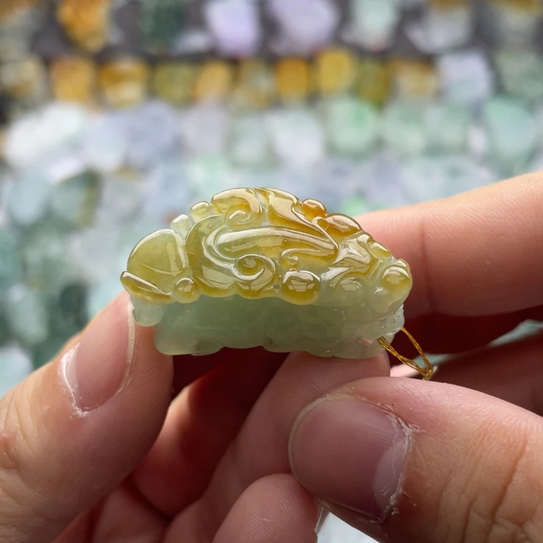 翡翠颈饰未镶嵌貔貅