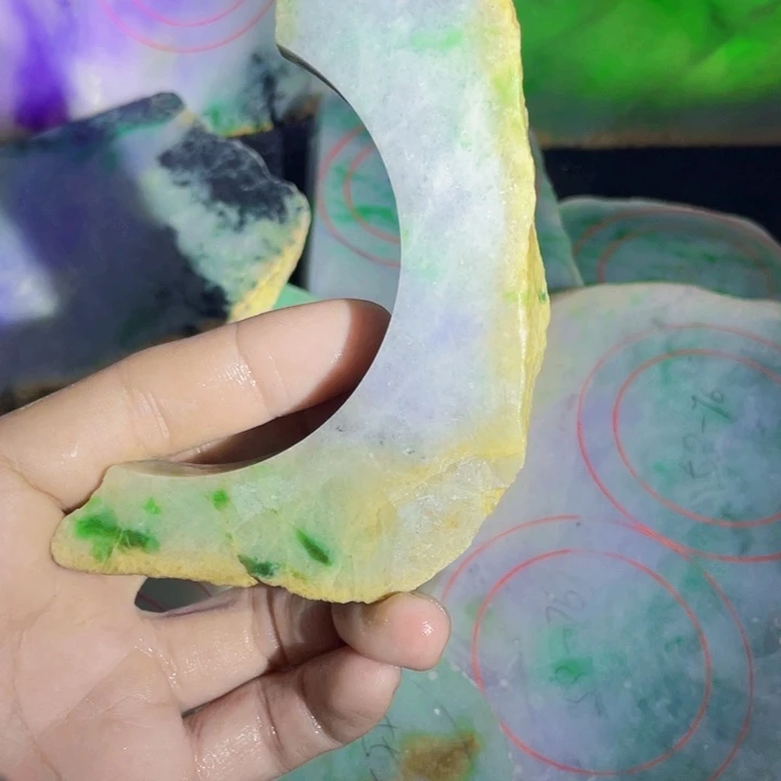 翡翠未镶嵌挂件片料