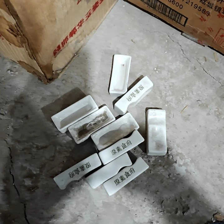 摆件陶瓷盘子碗啥都有