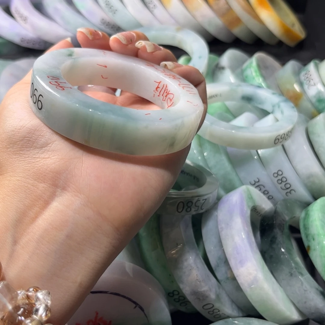 定制翡翠手镯未镶嵌