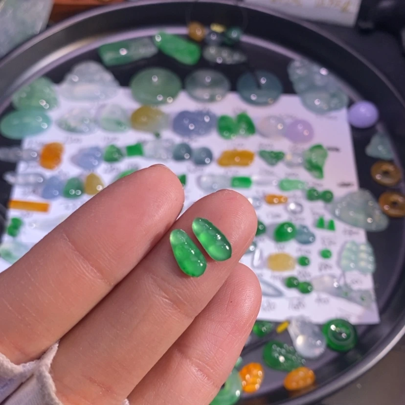 【闪购商品】翡翠挂件未镶嵌豆子