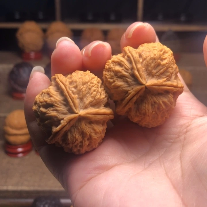 把件橄榄核66密石三棱35