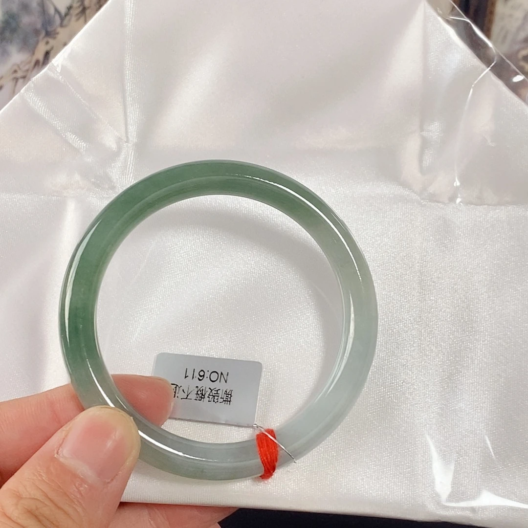 未镶嵌手镯翡翠手镯
