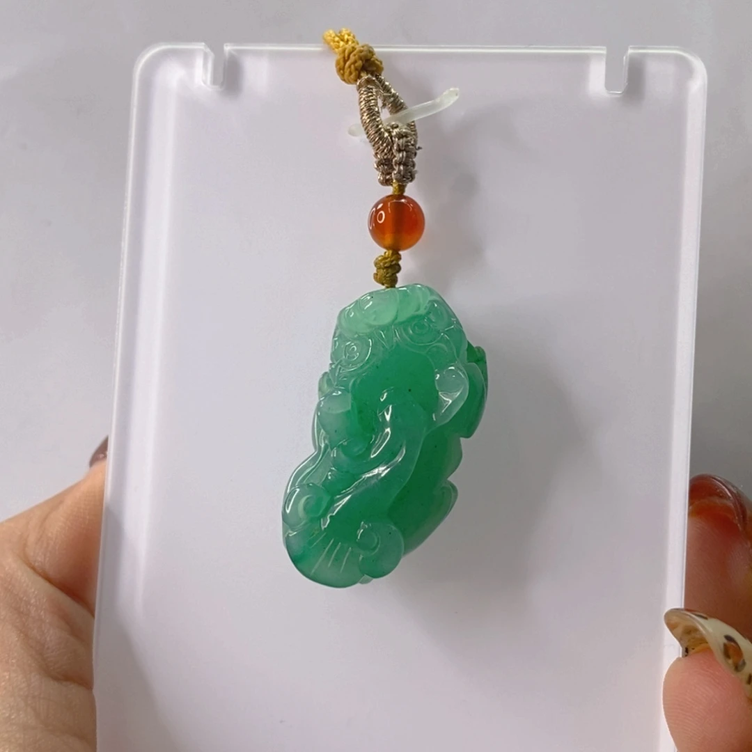 石英质玉未镶嵌颈饰