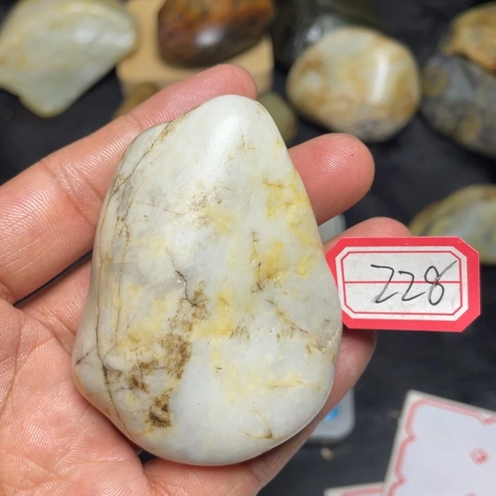 颈饰未镶嵌和田玉228