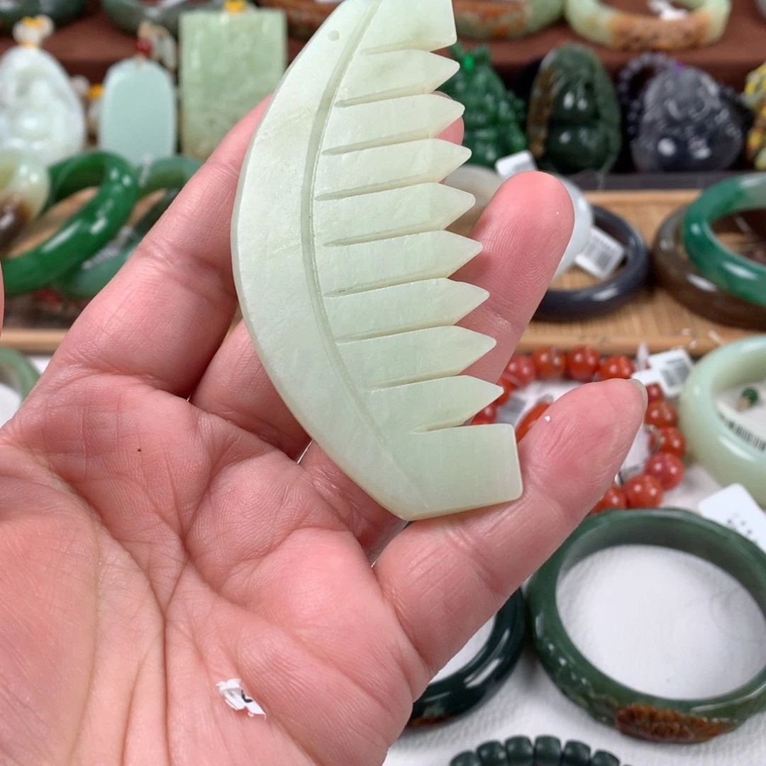 岫玉梳子未镶嵌梳子