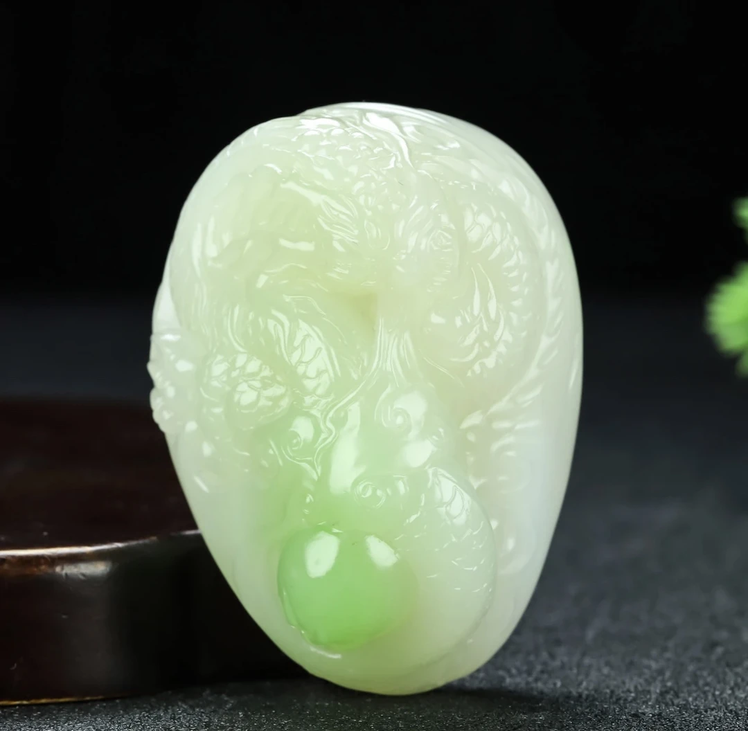 精品｜和田玉翠青玉龙手把件