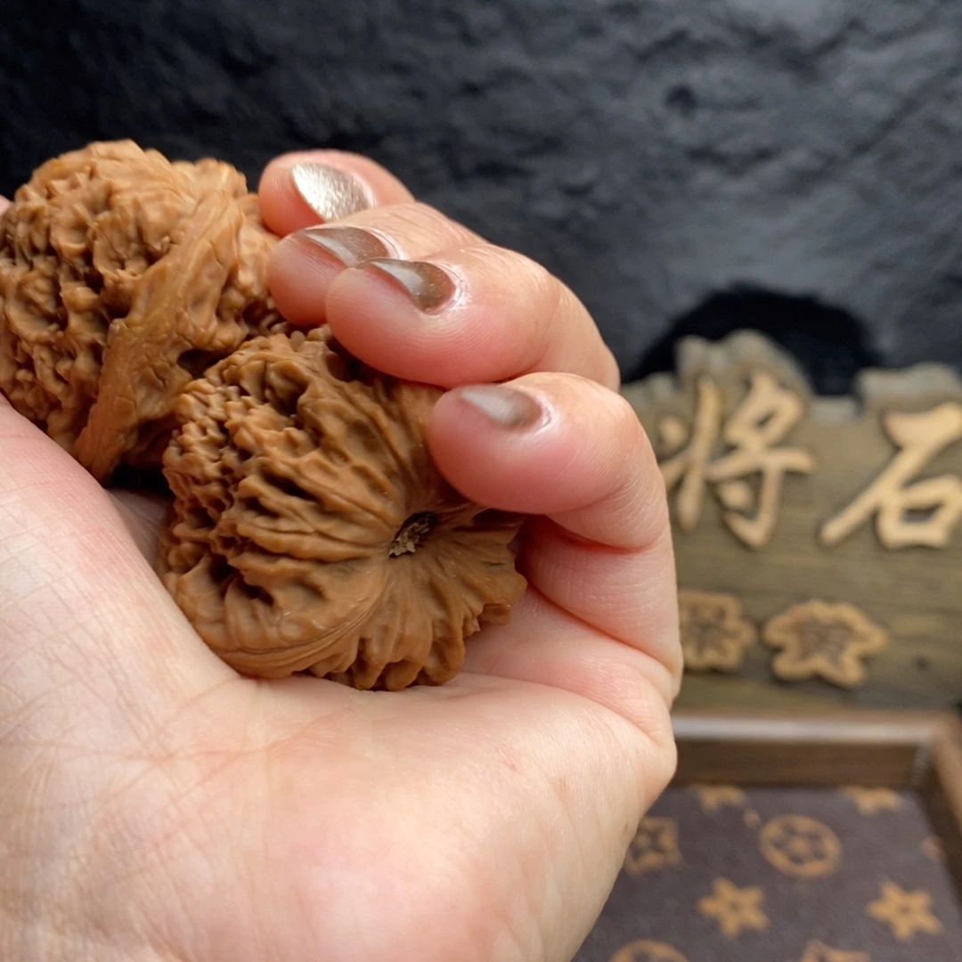 吊坠桃核?****怕涿鹿南将石