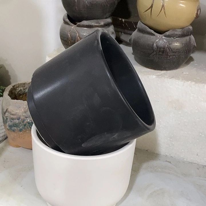 陶盆有孔 瑕疵针孔漏釉介意勿拍外口 12外高10