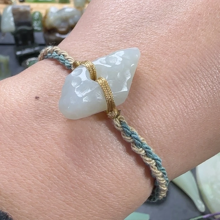 和田玉未镶嵌颈饰定制