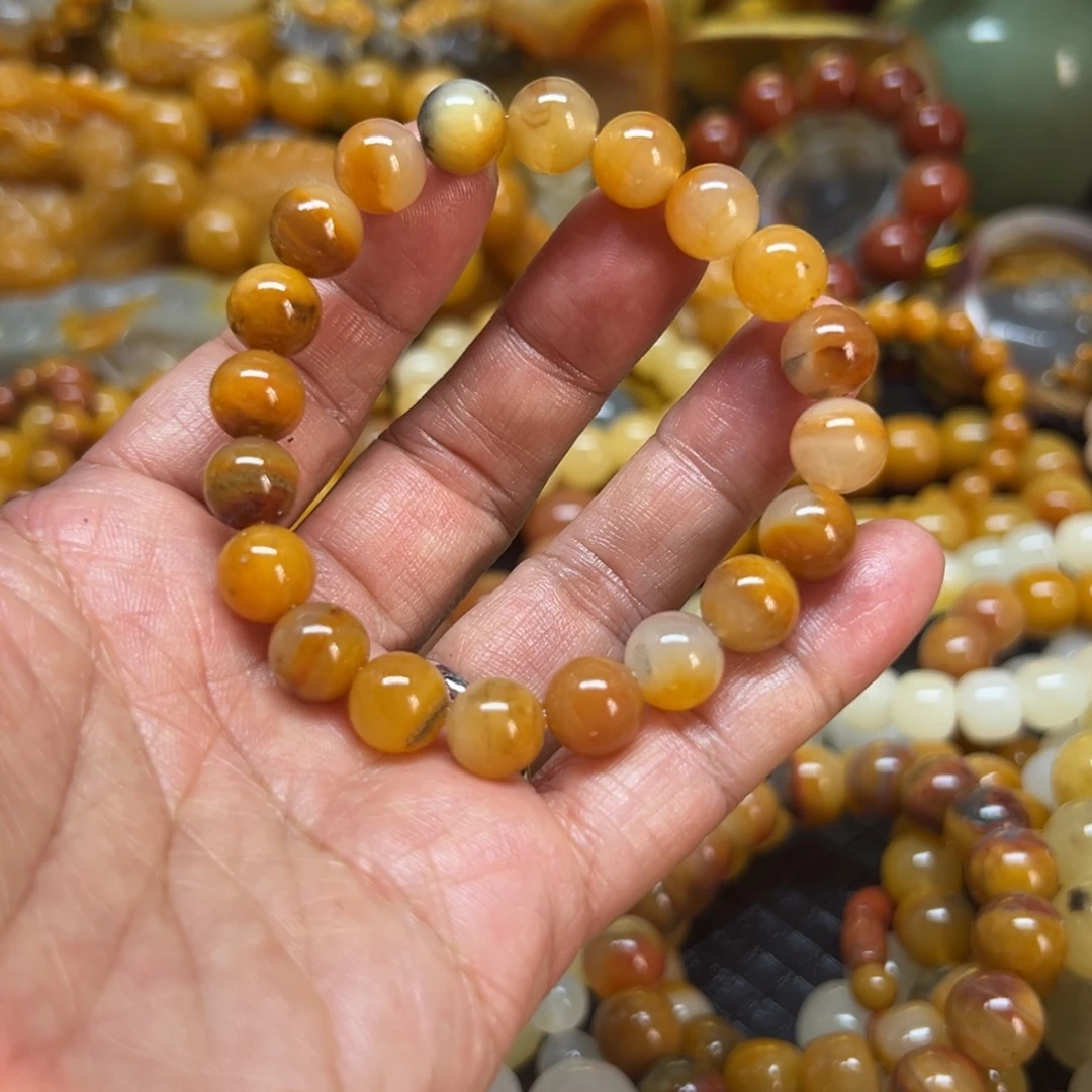 石英质玉未镶嵌颈饰