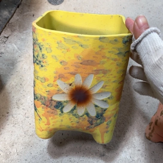 罐默认微瑕，有孔编号21-117