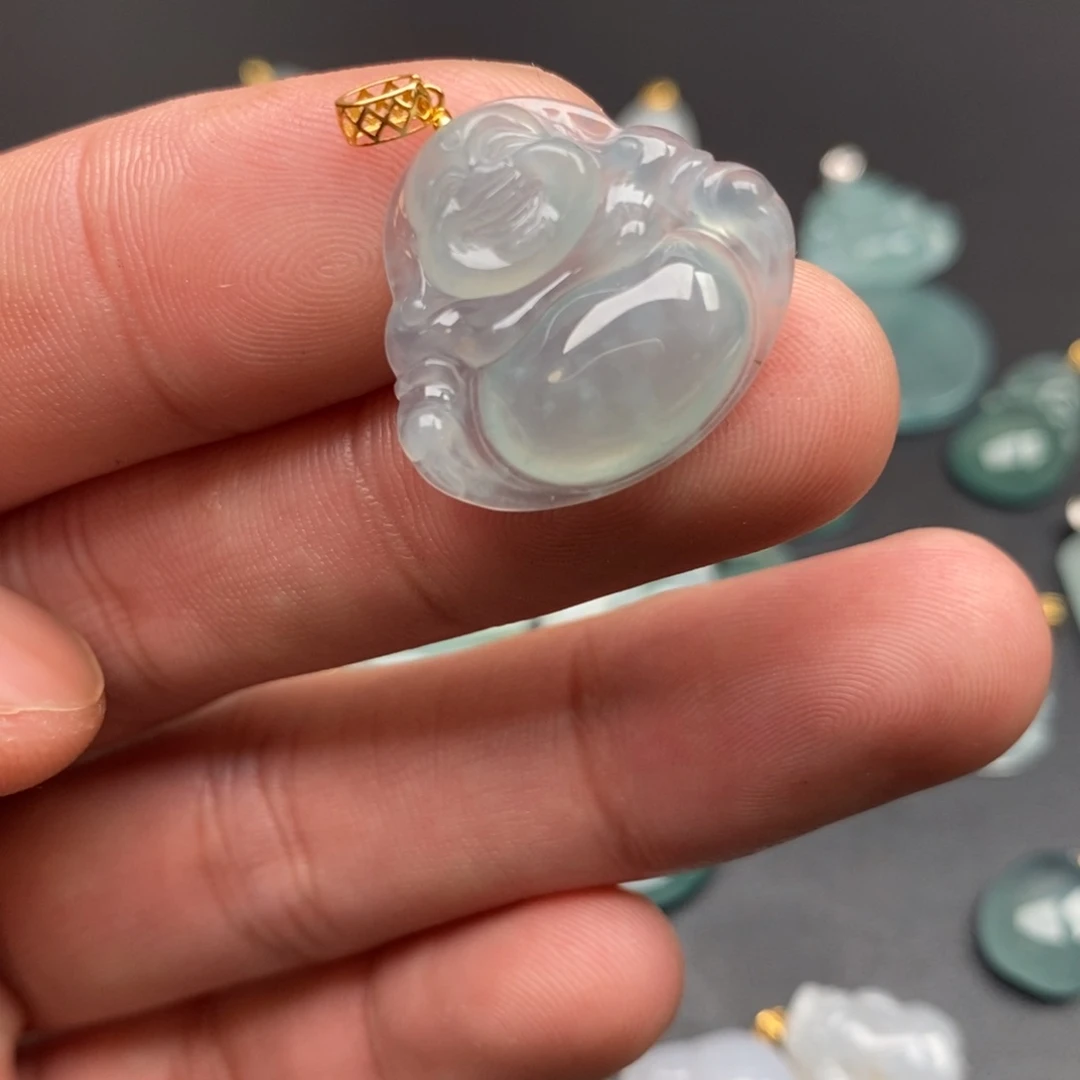 颈饰18K金镶嵌翡翠