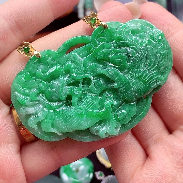 翡翠未镶嵌颈饰翡翠