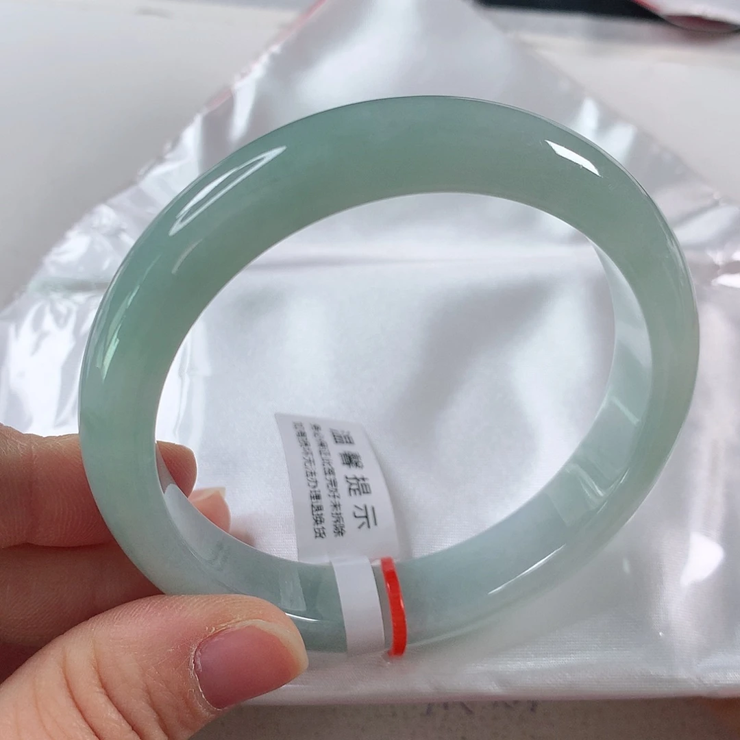 翡翠手镯未镶嵌61+圈口①①⑧