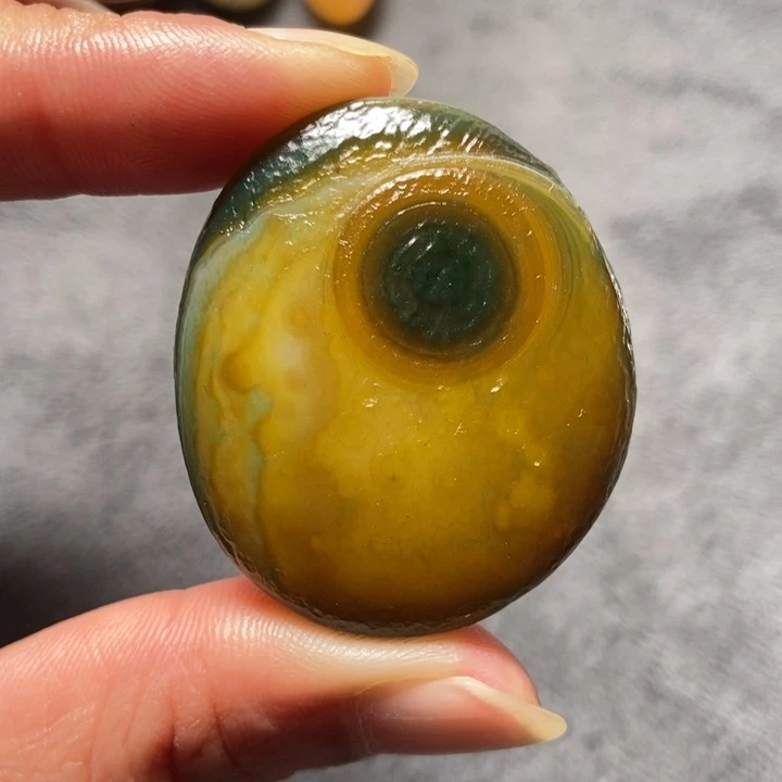 玛瑙/玉髓未镶嵌珠宝奇石