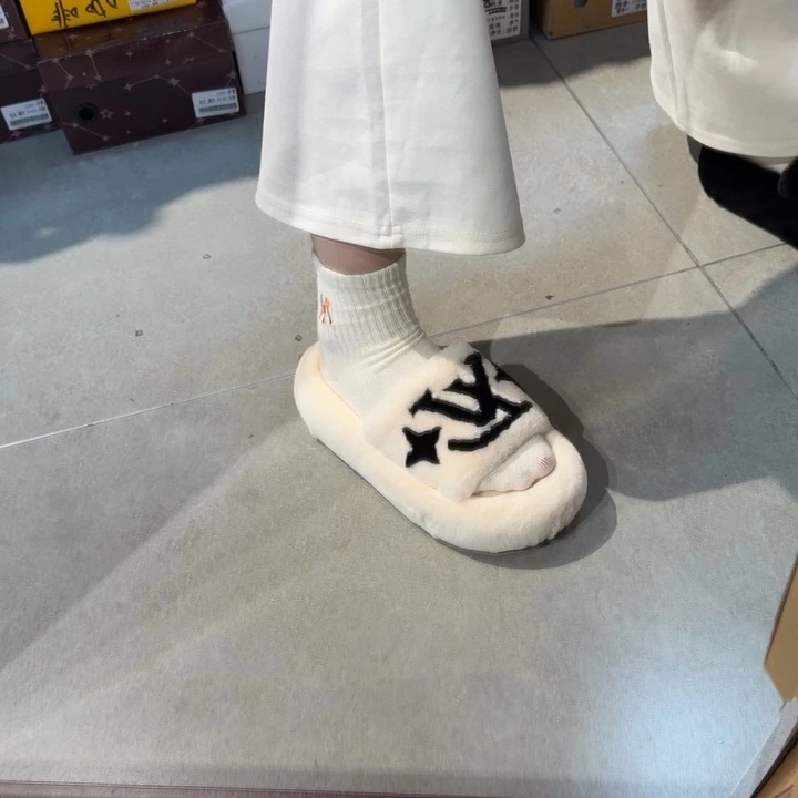 羊毛36码白色毛毛拖鞋