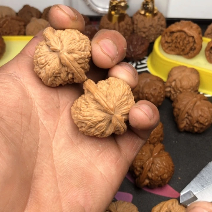 文玩核桃把件全品闷白练手对35尺寸22号链接