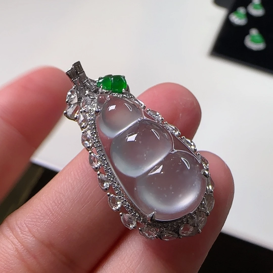 翡翠18K金镶嵌颈饰天然翡翠