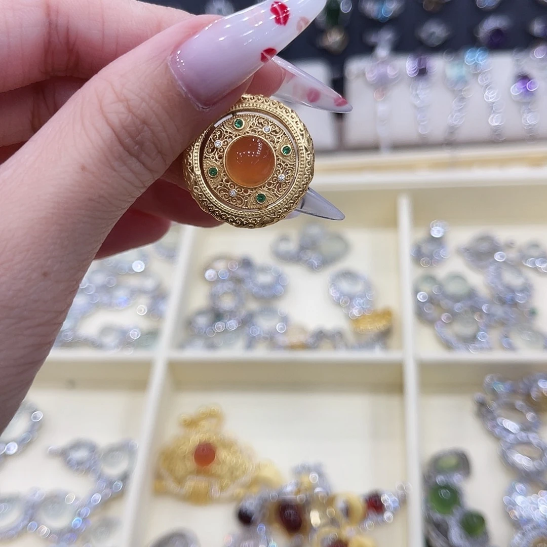 岫玉银S925镶嵌吊坠赵****儿