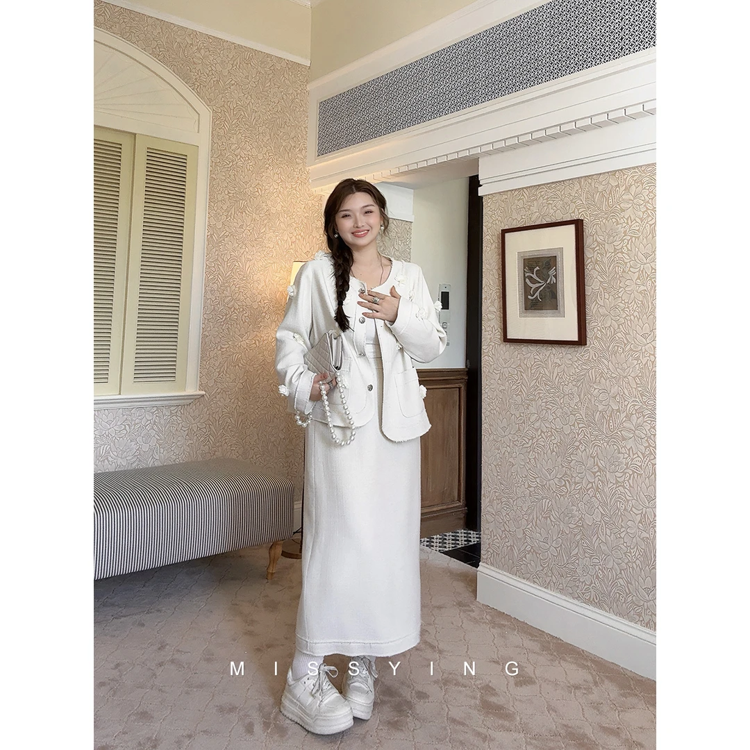 应小姐【嘉柏丽尔】微胖大码秋季显瘦显贵精致花朵小香风外套+半裙