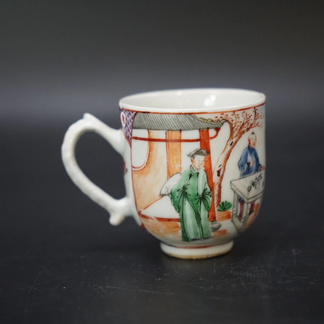 Lot.25100017清乾隆广彩人物故事杯 高：约6.2cm直径：约5.8cm