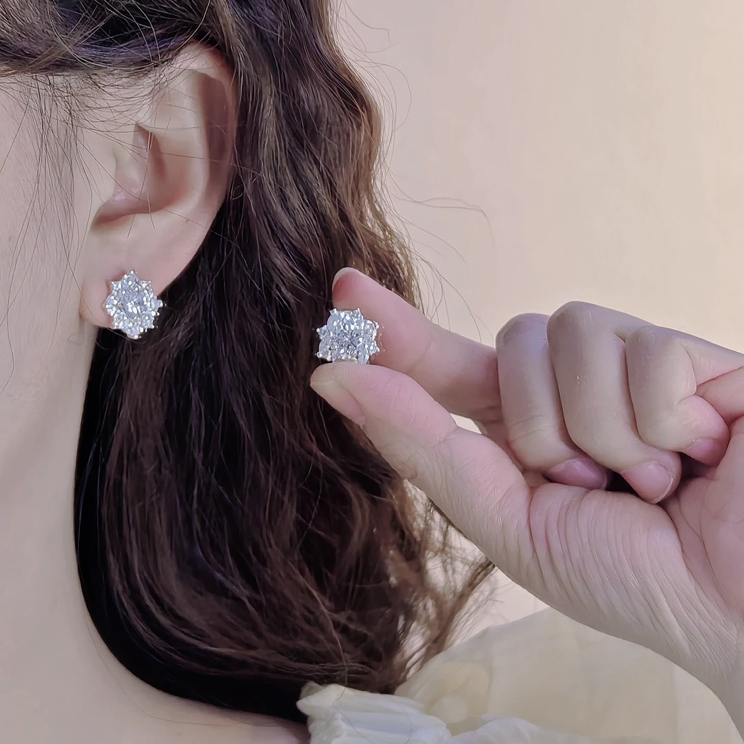 铜合金耳饰 无耳洞超闪精致满钻雪花耳钉气质轻奢高级蚊香盘耳夹