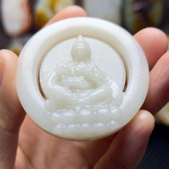 和田玉未镶嵌颈饰