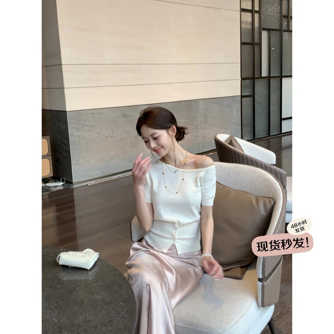 万万-清清【生椰乳酪】斜肩设计感下摆开叉显瘦上衣春夏短袖针织衫