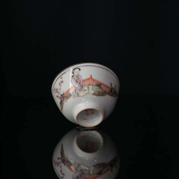 165民国浅降彩仕女圆杯