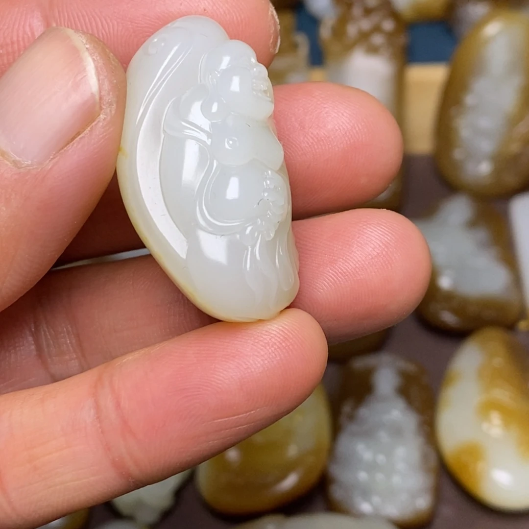 和田玉（糖玉）未镶嵌颈饰