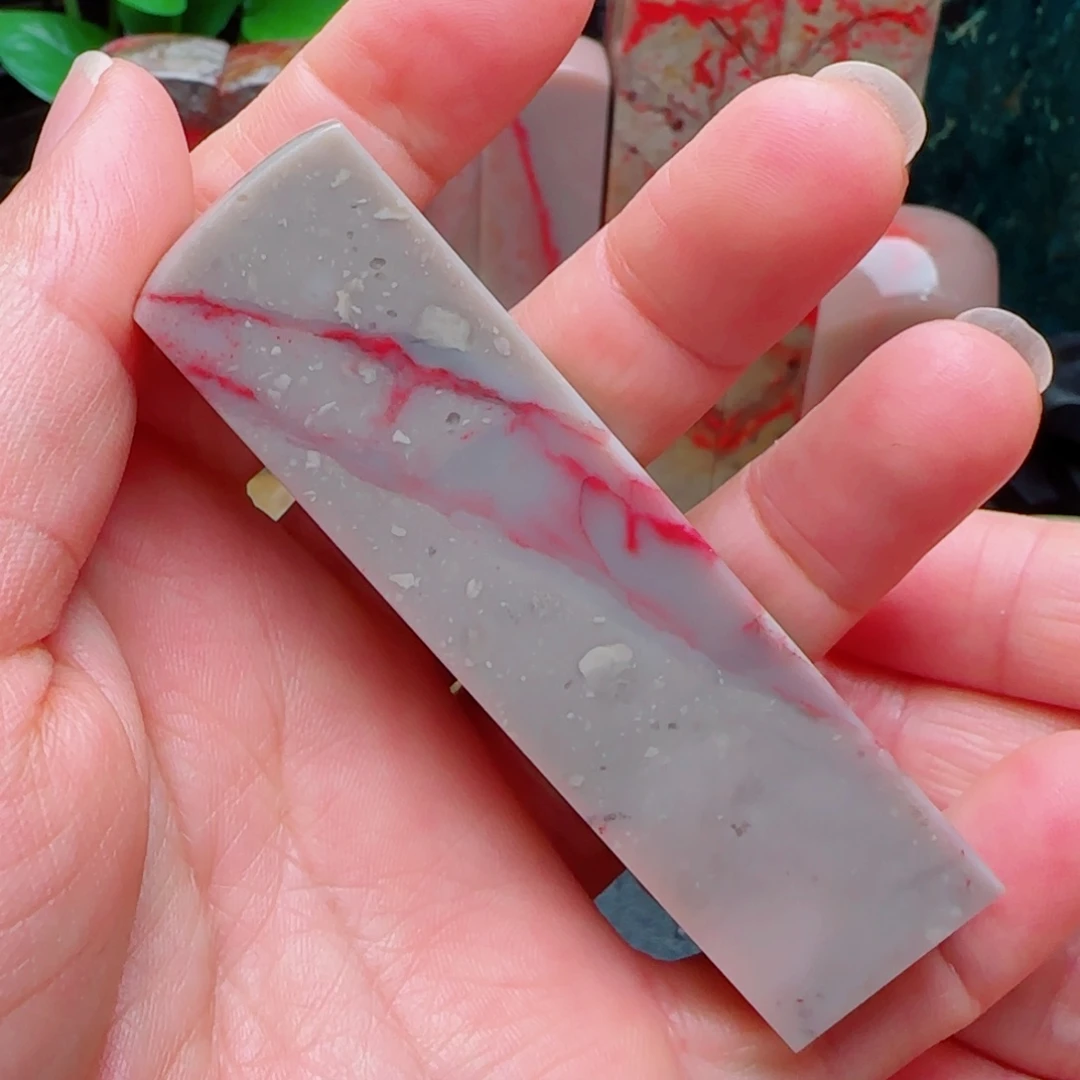 勇***前昌化鸡血石昌化鸡血石