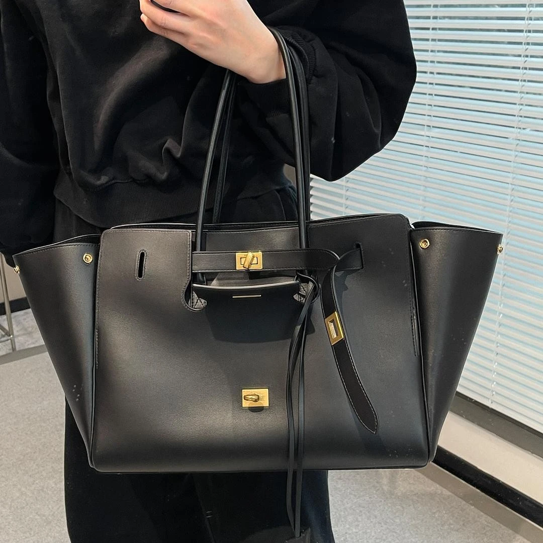 全新未使用 Balenciaga/巴黎世家 黑色BEL AIR中号手提包