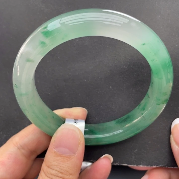 石英质玉未镶嵌手镯56