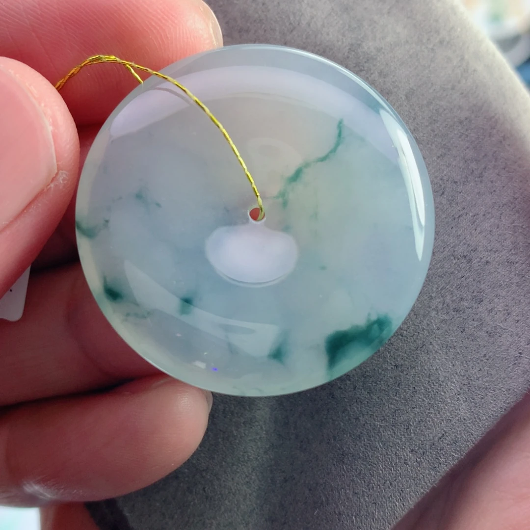 翡翠未镶嵌颈饰平安扣