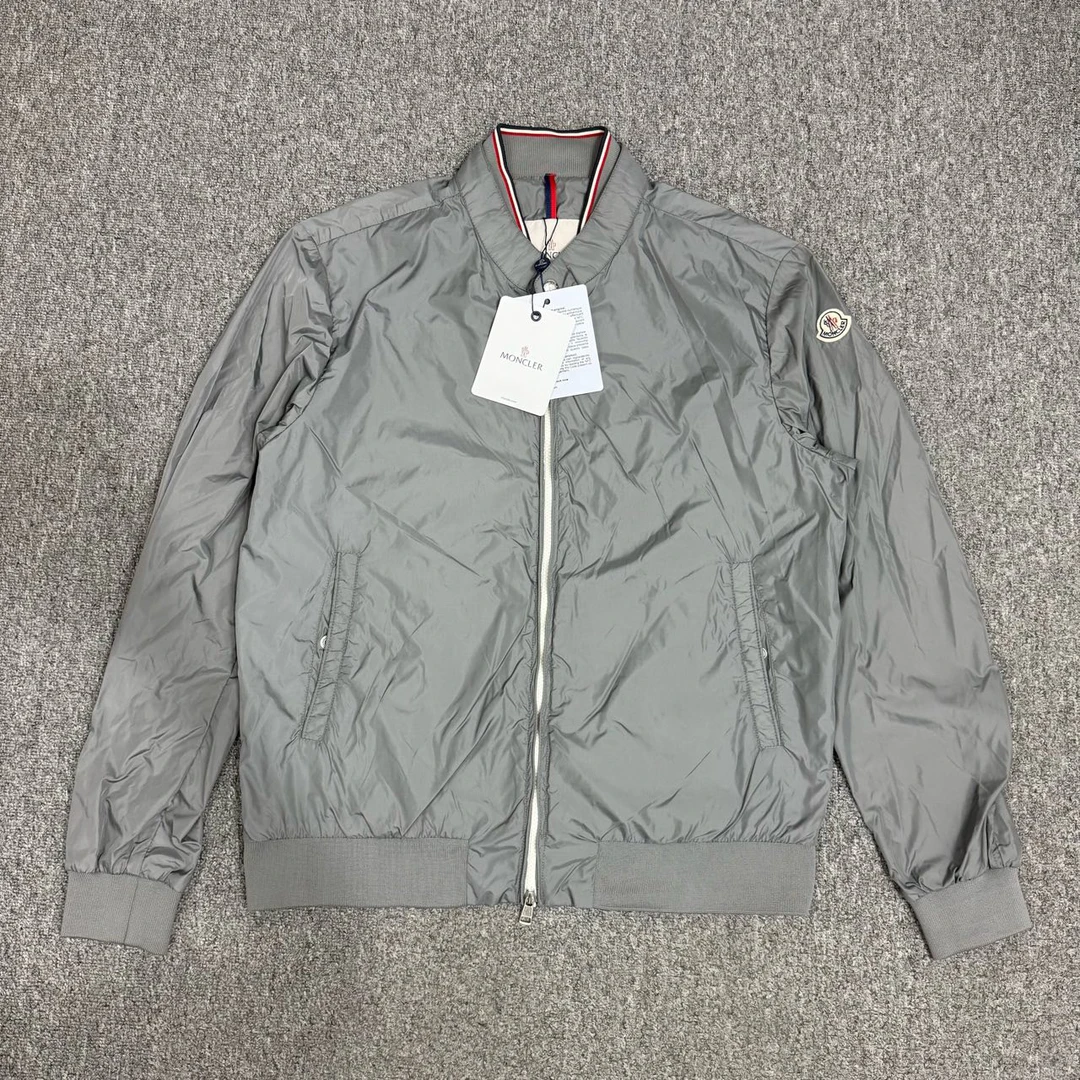 未使用 MONCLER 13262209 灰色领口彩条尼龙夹克外套 未使用6码