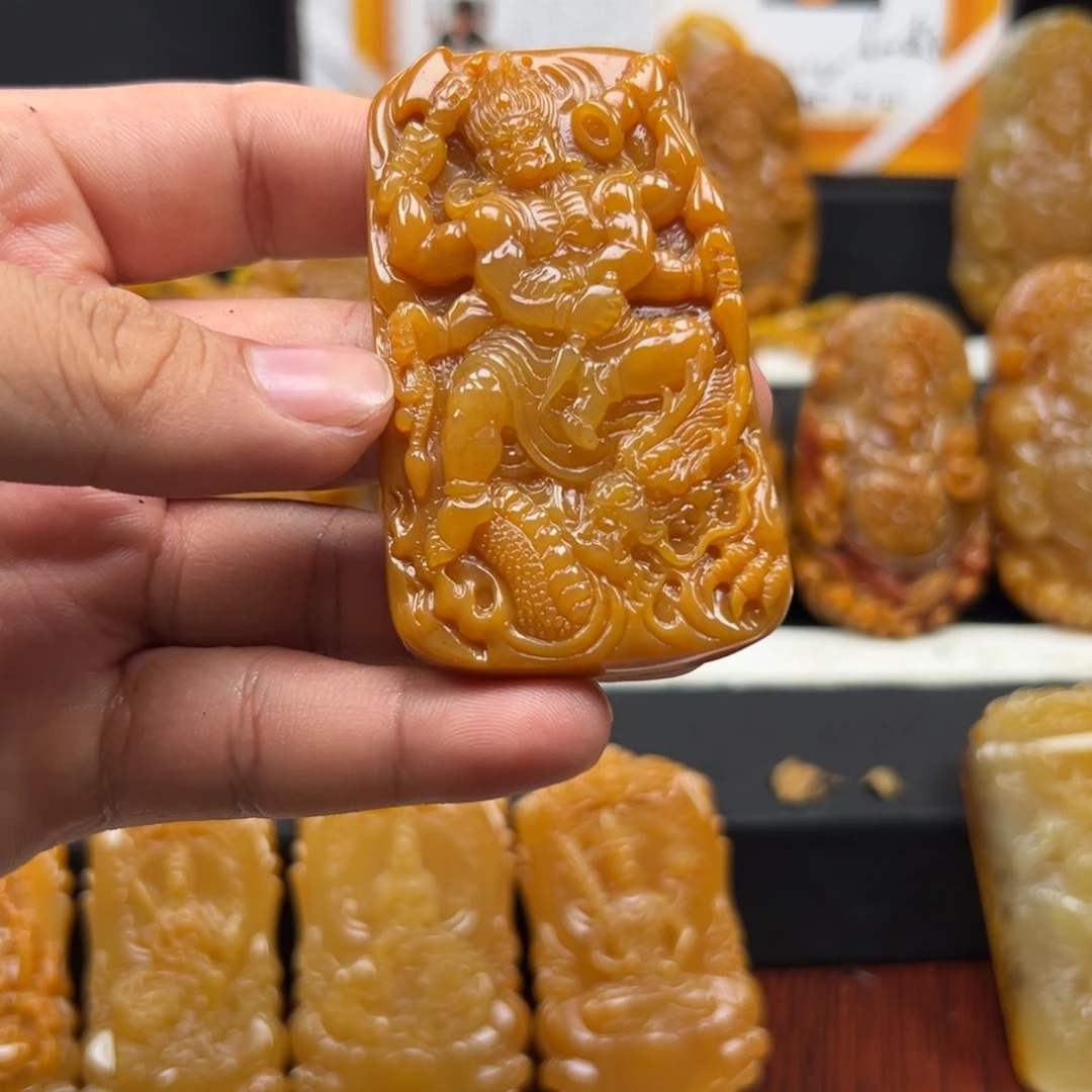 石英质玉（黄龙玉）未镶嵌多样性发货，发其一