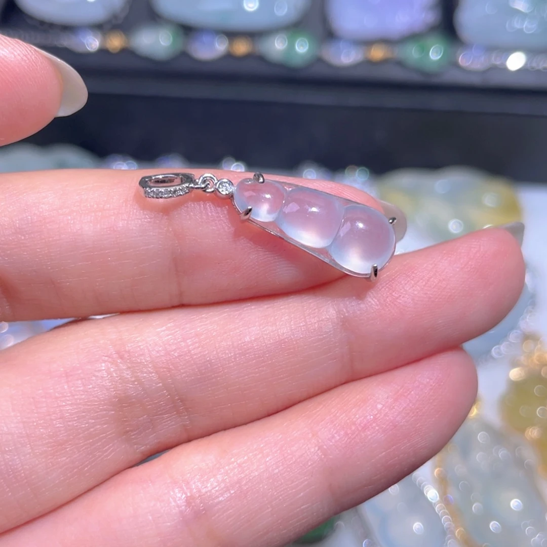 颈饰18K金镶嵌翡翠翡翠