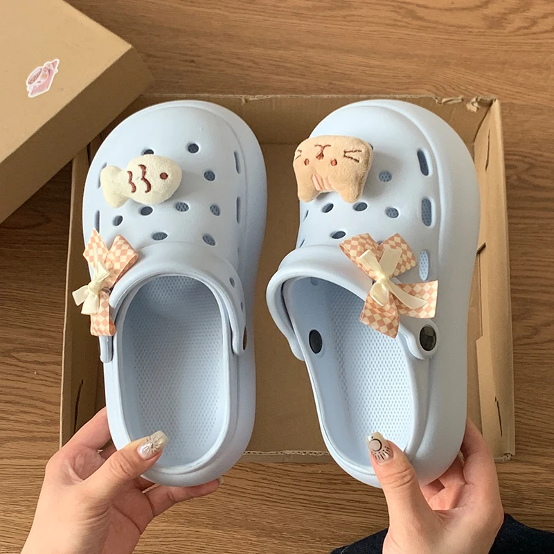 卡通可爱DIY洞洞鞋女款夏季外穿网红厚底防滑包头沙滩凉拖鞋假日