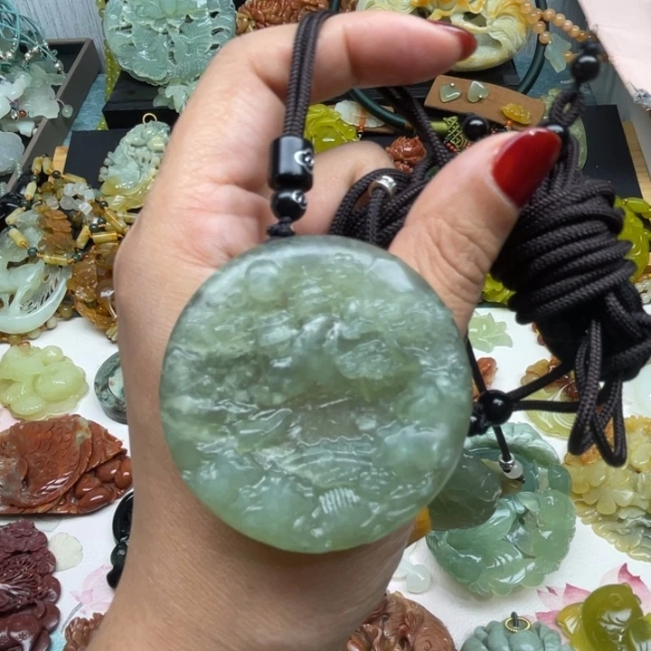 蛇纹石玉未镶嵌颈饰