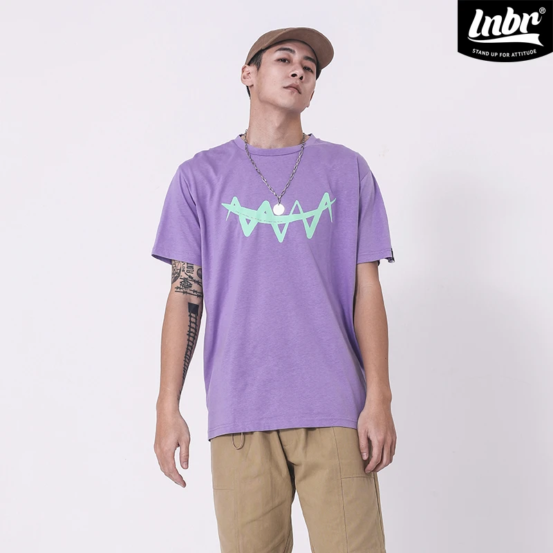 原创夏季新品紫色字母印花T恤个性潮流宽松大码短袖情侣