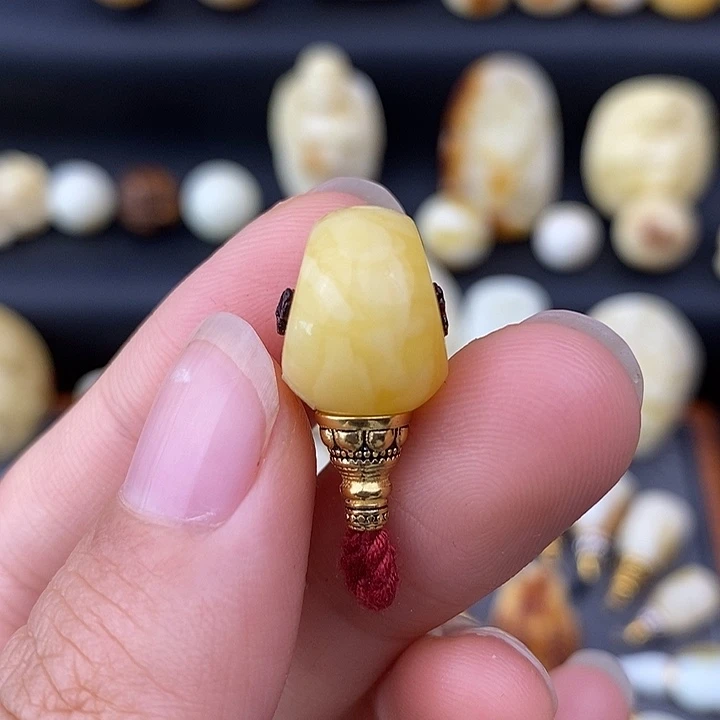 琥珀未镶嵌裸石11马蹄三通c593