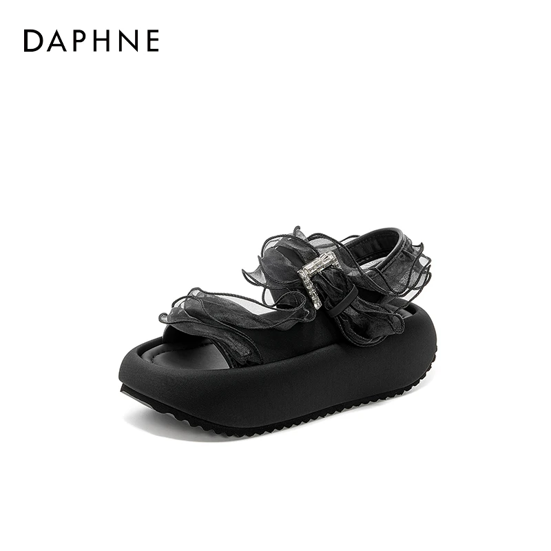 Daphne/达芙妮【鎏纱杳杳】纯色甜高级日常松糕增高一字拖轻奢凉鞋