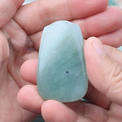 独山玉颈饰未镶嵌野*: