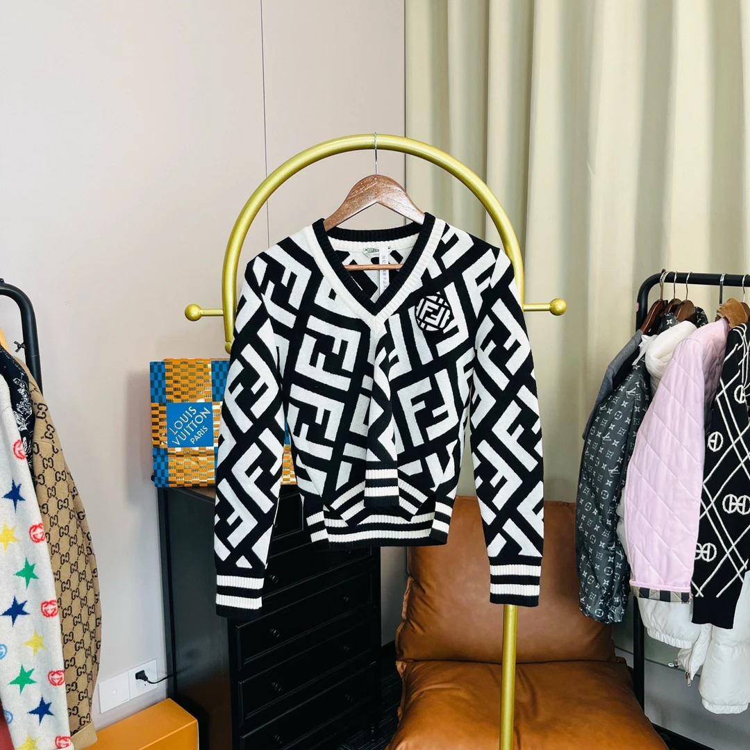 99新 FENDI/芬迪 黑白老花满印毛衣 40码 99新