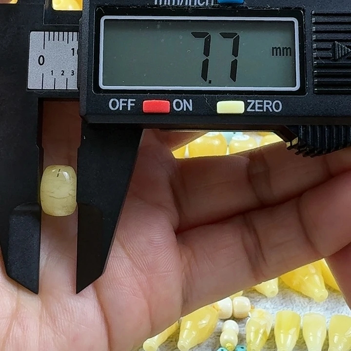 蜜蜡未镶嵌裸石13杂